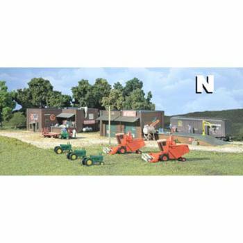 WOODLAND SCENIC WOO66100 N KIT DPM Gold Olsen Feed/Larson's Implement